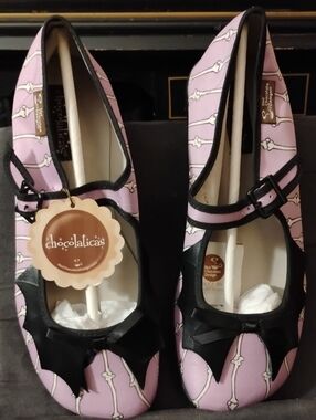 NWT Chocolaticas "Betty Bones" Mary Jane Flats Sz 38